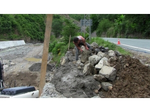 Ekmeklerini Taştan Çıkartıyorlar