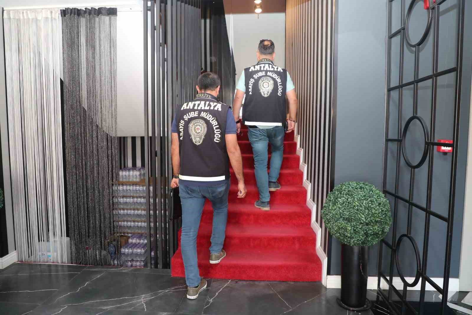 antalya-da-gunubirlik-konaklama-ve-arac-kiralama-firmalari-denetlendi