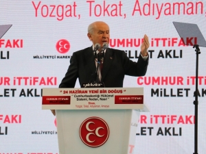 Bahçeli: “Komutanımızın Apoletlerini Sökecek Müptezel Henüz Anasından Doğmamıştır”