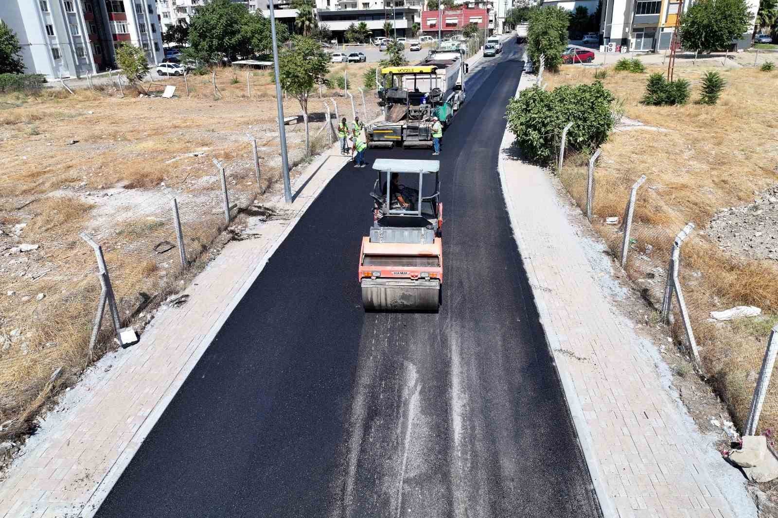efeler-de-sicak-asfalt-calismalari-suruyor