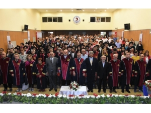 Güzel Sanatlar Fakültesinde Mezuniyet Coşkusu