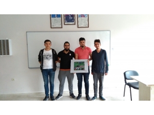 Öğrenciler Kendileri İçin Eğitim Seti Geliştirdi
