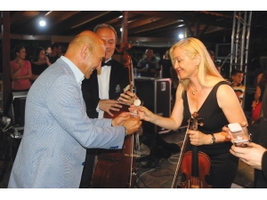 Ulamış Köyünün Şarkısı Yapıldı, Klibinde Köylüler Oynadı