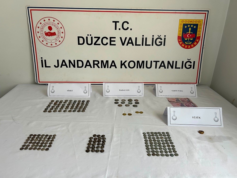 duzce-de-tarihi-eser-operasyonu-196-sikke-ele-gecirildi