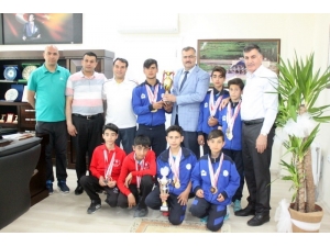 Vanlı Badmintoncular Türkiye Üçüncüsü Oldu