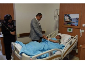 Vali Tekinarslan, Sağlık Personeli İle İftar Yaptı