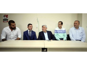 Başkan Karaosmanoğlu, "Alikahya Bölgemize Bilgi Evi Kazandırıyoruz"