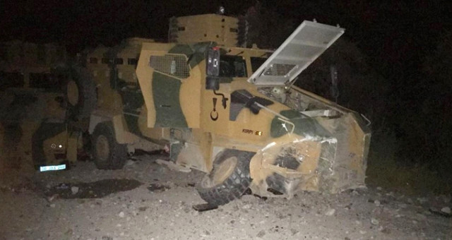 Askeri Konvoyun Geçişi Sırasında Patlama Meydana Geldi: 4 Askerimiz Yaralandı