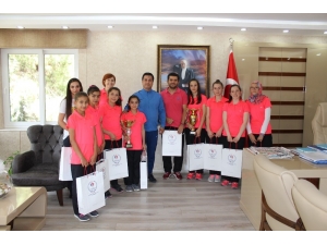 Namağlup Türkiye Şampiyonları Manisa’nın Gururu Oldu