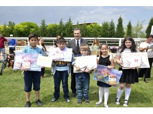 Çocuklar Hayvan Sevgisini Resmetti