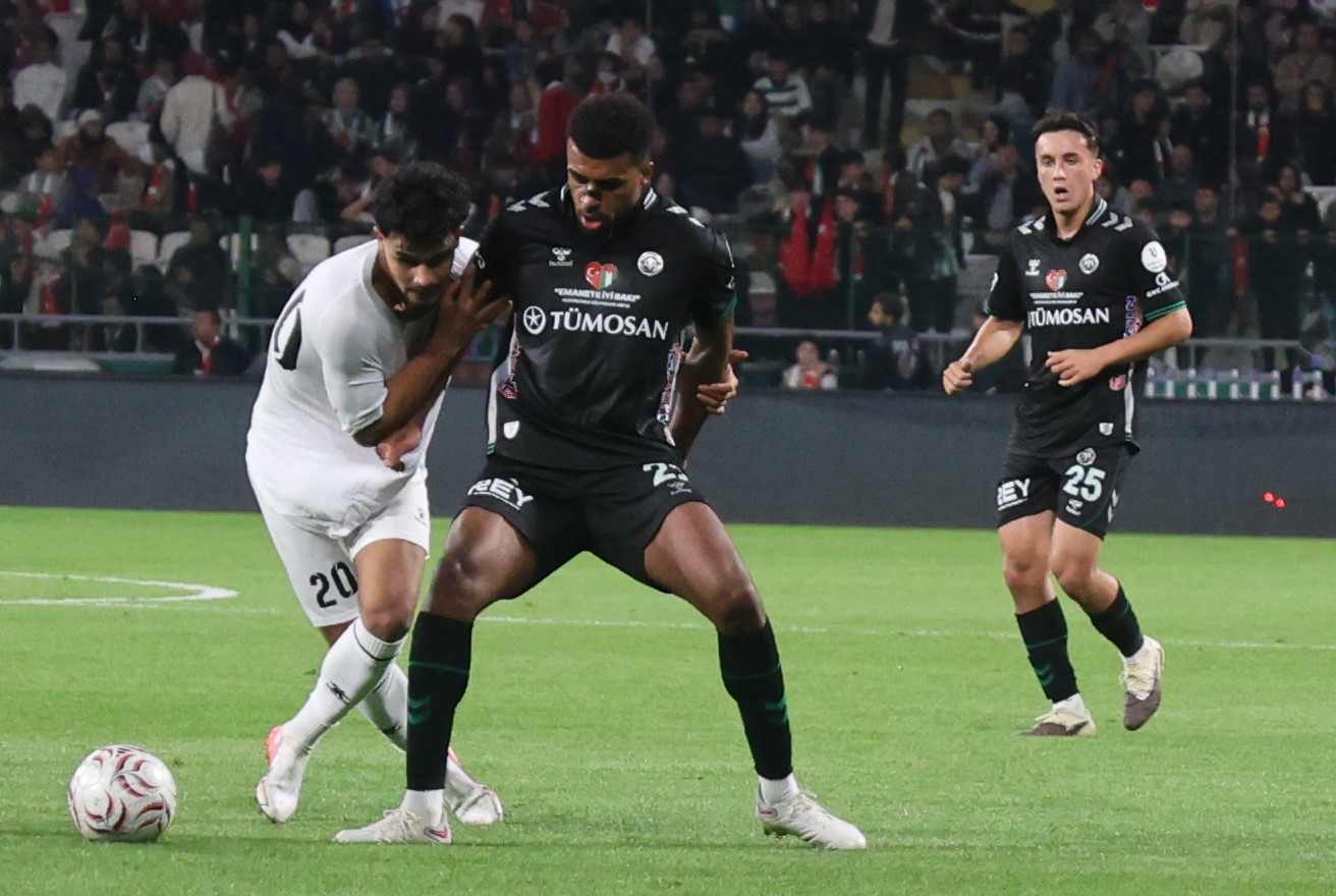 konyaspor-ile-filistin-milli-takimi-arasindaki-dostluk-maci-berabere-bitti
