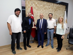 Afyonkarahisar Belediye Şehir Tiyatrosu’ndan Büyük Başarı