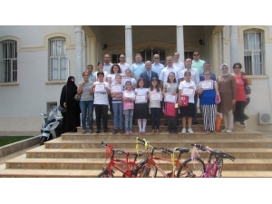 Kuşadası’nda Kitap Okuma Şenliği Ödül Töreni Yapıldı