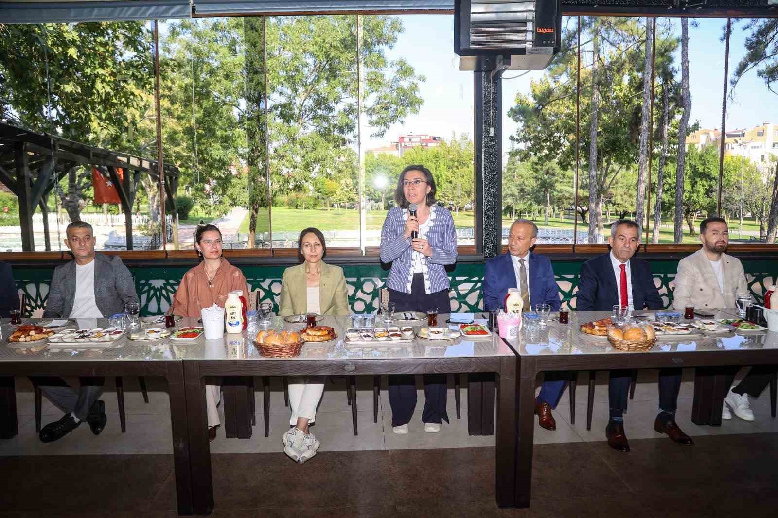 belediye-baskan-vekili-terekeci-ozkan-zabita-personelleriyle-bir-araya-geldi