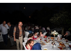 Başkan Üzülmez Suadiyelilerle İftarda Buluştu