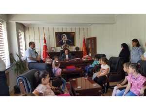 Öğrencilerden Teşekkür Ziyareti