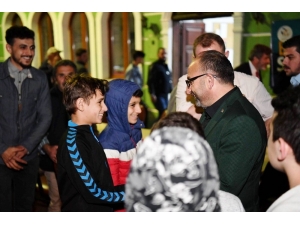 Başkan Üzülmez, Genç Kürsüye Misafir Oldu