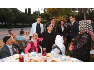 Muğla Jandarmasından Şehit Aileleri Ve Gazilere İftar