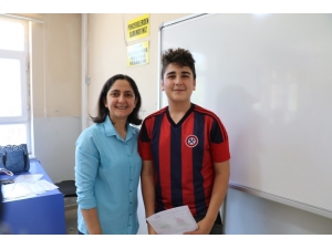 Zonguldak’ta 105 Bin Öğrenci Karne Heyecanı Yaşadı