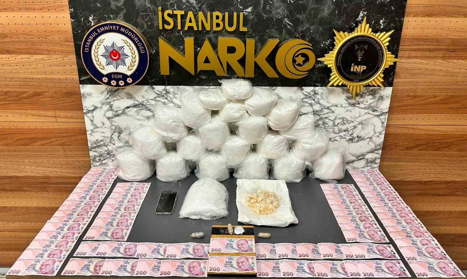 avcilar-da-uyusturucu-operasyonu-20-kilonun-uzerinde-narkotik-madde-ele-gecirildi