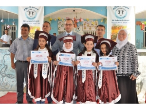 Suriyeli Öğrencilerin Karne Heyecanı