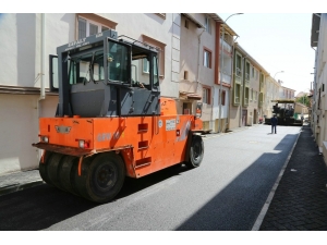 Büyükdere’deki 32 Sokakta Asfalt Ve Tretuvar Çalışması