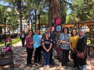 Bozüyük’te Ağaçlar Bayramlıklarını Giydi