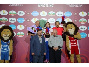 Zeynep Yetgil’den Altın Madalya