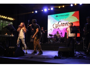 "Fasl-ı Şahane"de Jelatin Sahne Aldı