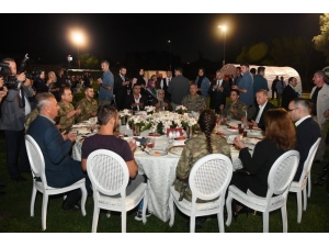 Cumhurbaşkanı Erdoğan, Mehmetçikle İftar Yaptı