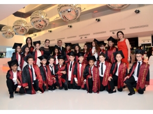 94 Öğrenci Mezuniyet Sevinci Yaşadı