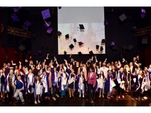 İstanbul’un Tek Belediye Konservatuarı İlk Mezunlarını Verdi