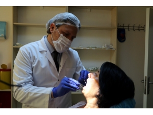 ’Bembeyaz Dişlerim Olsun’ Dedikten Sonra 32 Dişinden Olan O Kadına Müjdeli Haber