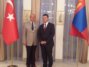 Türkolog Ergün Veren’in Kitapları Moğolistan’a Ulaştı