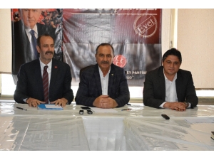 Osmanağaoğlu, “Aliağa, İzmir İçin Rol Modeldir”