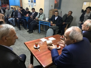 Üç Hilalin Altında Toplanmalıyız