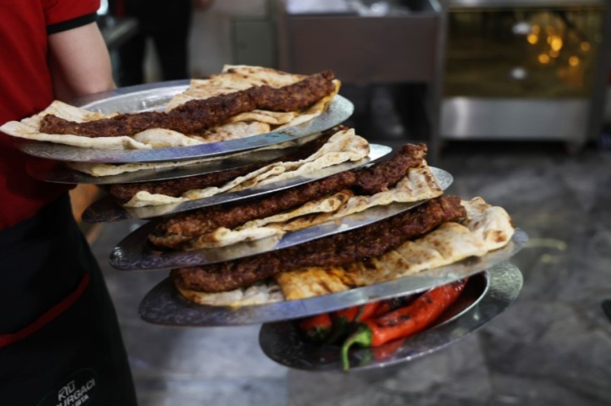 adana-kebabi-ermenistan-da-gundem-oldu-adana-dan-davet-geldi