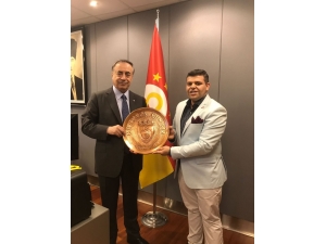 İzmirli İşadamından Gs Başkanı’na Tebrik