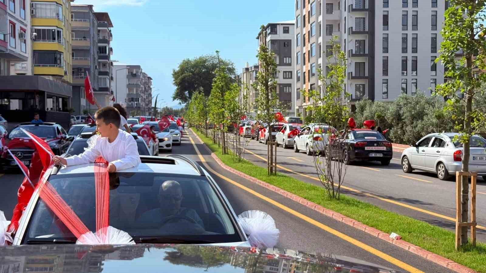 osmaniye-de-72-ogrenci-mezuniyet-ve-hatim-sevincini-konvoyla-kutladi