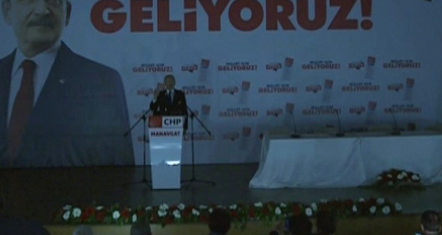 Kılıçdaroğlu'nun Katıldığı Toplantıda Salon Karanlığa Gömüldü