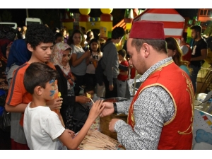 Oklubalı’da Çocuklar Erken Bayram Yaptı