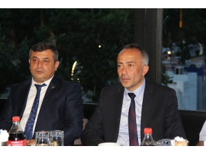 Mhp Milletvekili Adayı Aras, Gazetecilerle Bir Araya Geldi