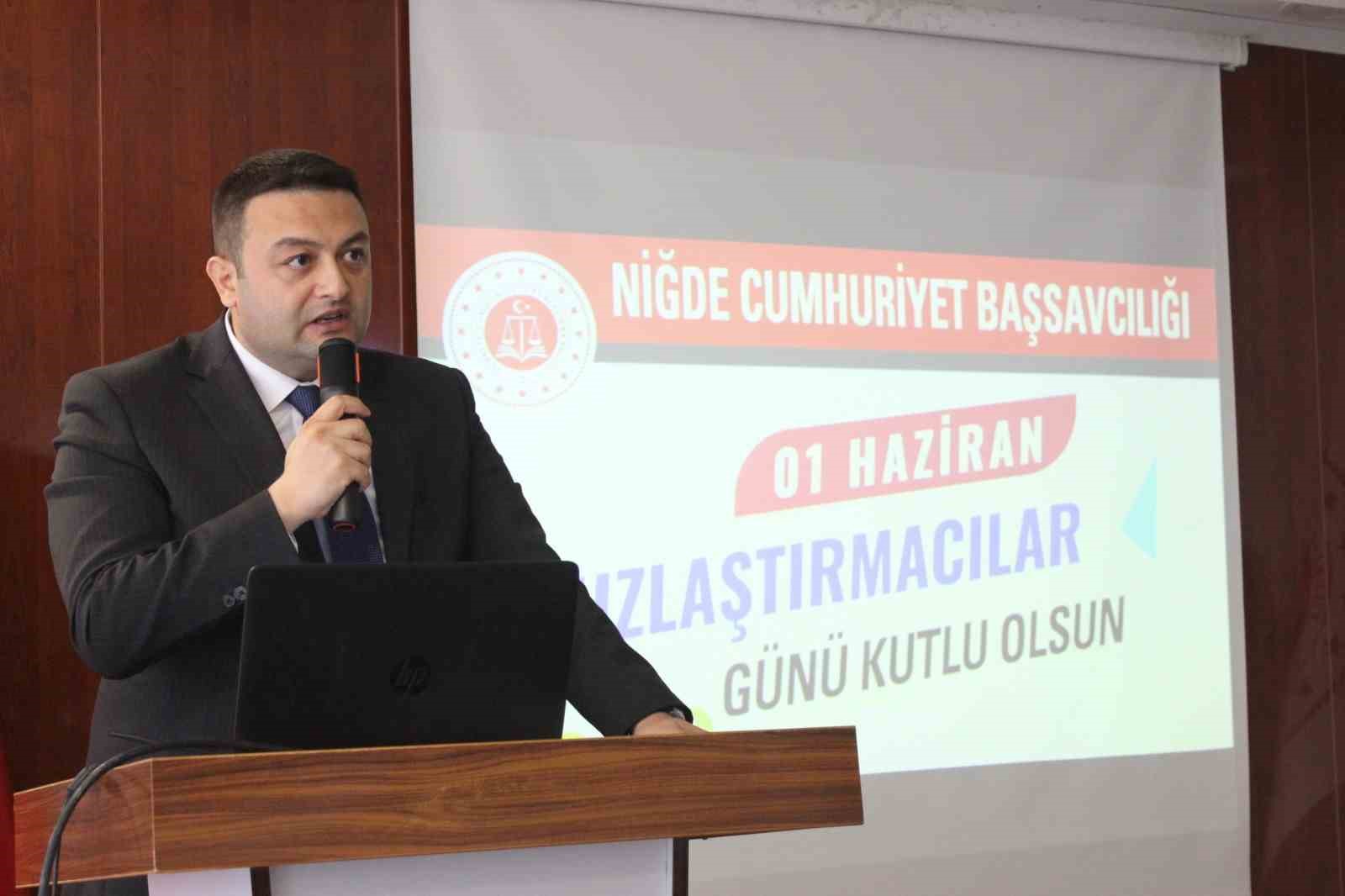 nigde-adliyesi-nde-uzlastirmacilar-gunu-kutlandi