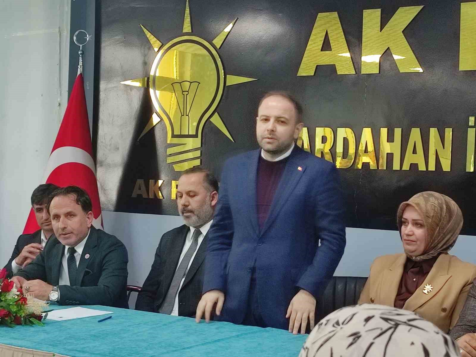 ak-parti-de-partililer-bayramlasti