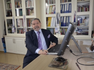 Prof. Dr. Gümürdülü: “Ölümcül Hastalıklar Bağışıklık Sistemi Çöktüğü Anda Yakalar”