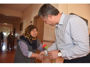 Ak Partili Özkan’dan Huzurevi Sakinlerine Kadir Gecesi Ziyareti