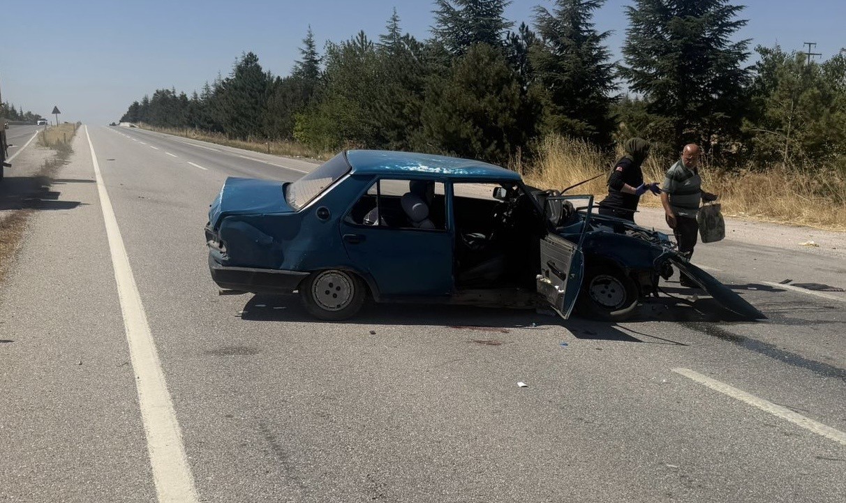 eskisehir-de-2-arac-carpisti-1-i-bebek-1-i-cocuk-6-yarali