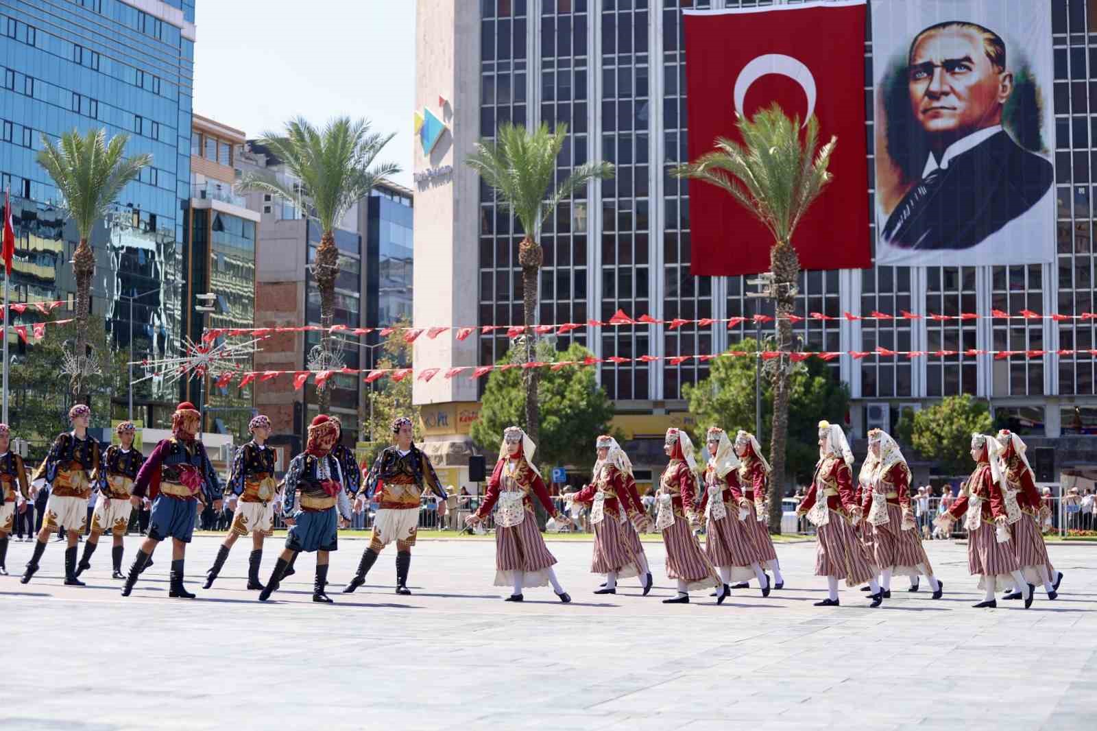 izmir-kurtulusunun-104-yilini-coskuyla-kutlamaya-hazirlaniyor