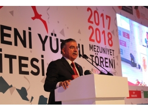 İstanbul Yeni Yüzyıl Üniversitesinde Mezuniyet Coşkusu