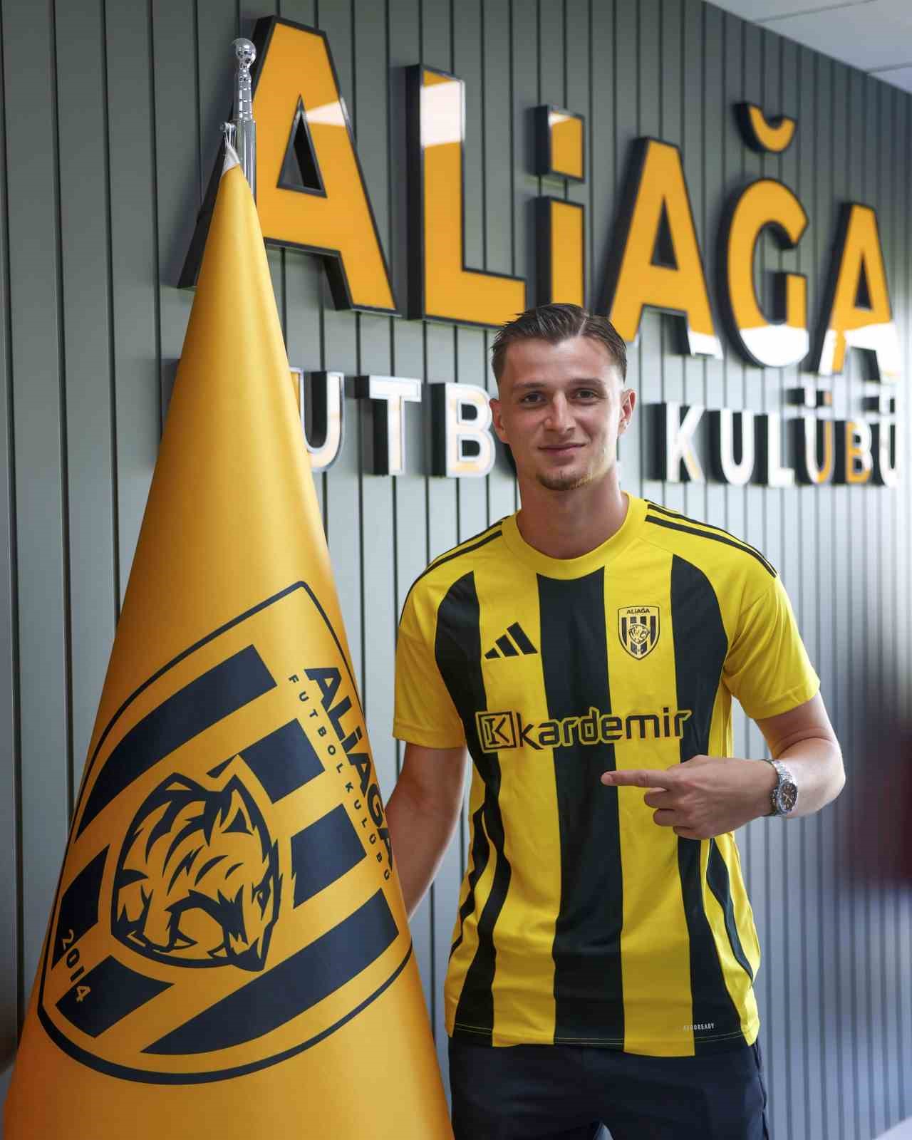 aliaga-fk-da-bir-imza-iki-veda